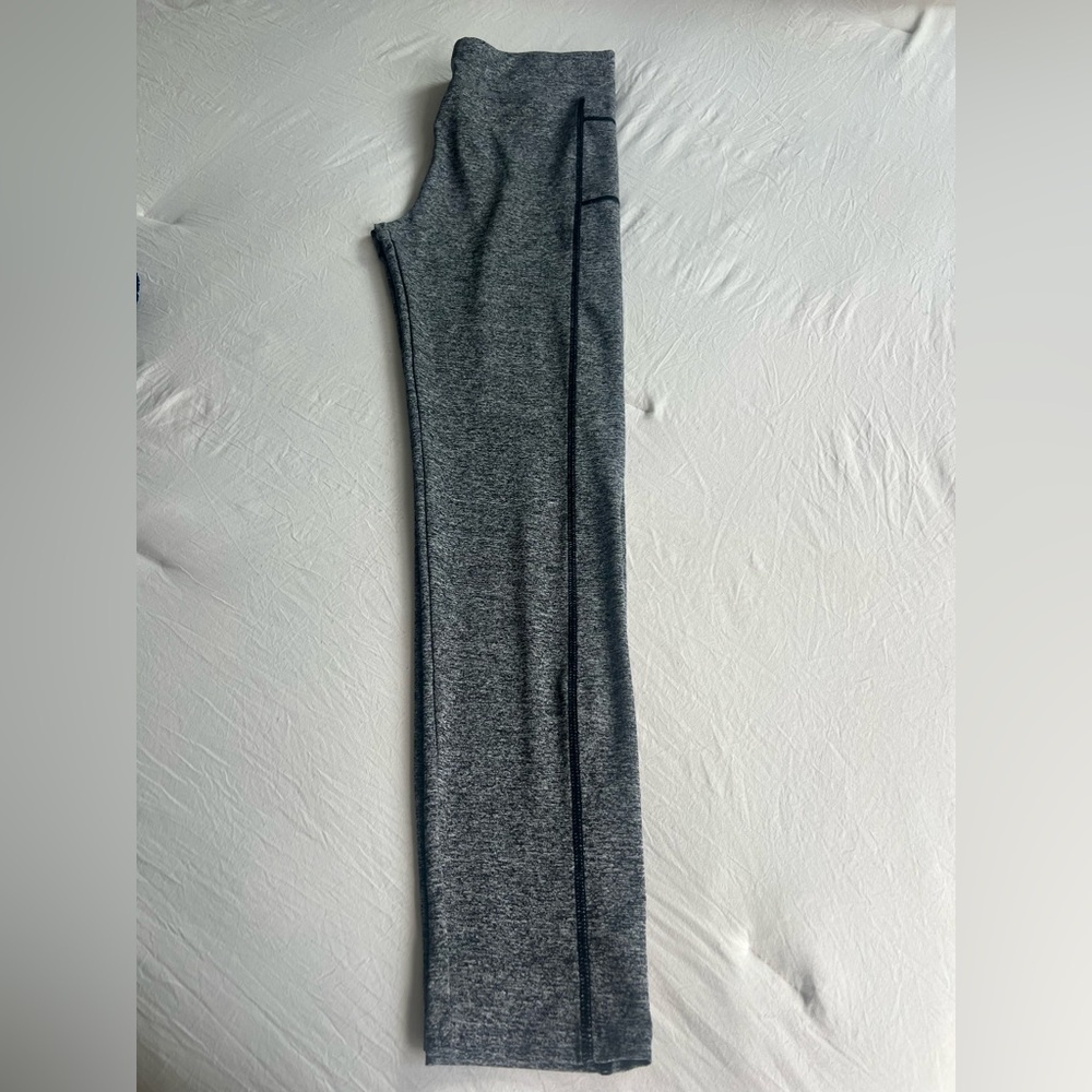 ZONE PRO Gray Active / Athletic Women’s Leggings Size L.